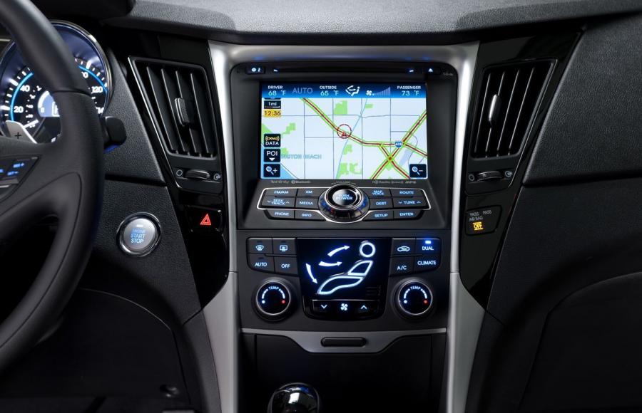  Hyundai Sonata 2013 года  (фото 4 из 12)